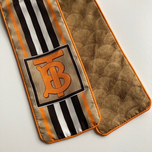 🆕 Burberry TB skinny scarf - Picture 3 of 8
